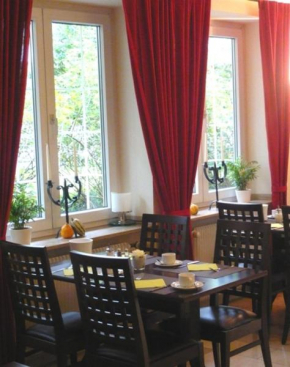 Отель Hotel Biederstein am Englischen Garten, Мюнхен